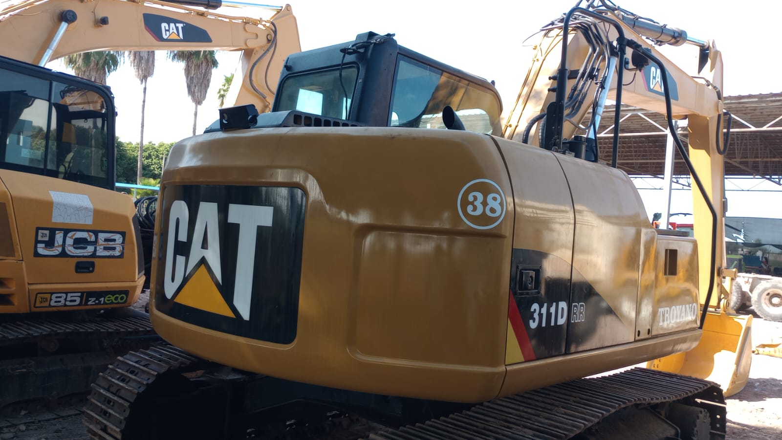Excavadora CAT 311DRR · exterior