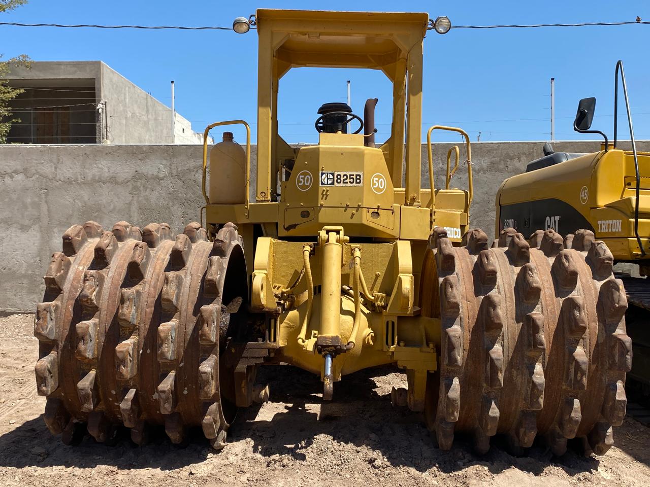 Compactador Pata de Cabra CAT 825B · exterior
