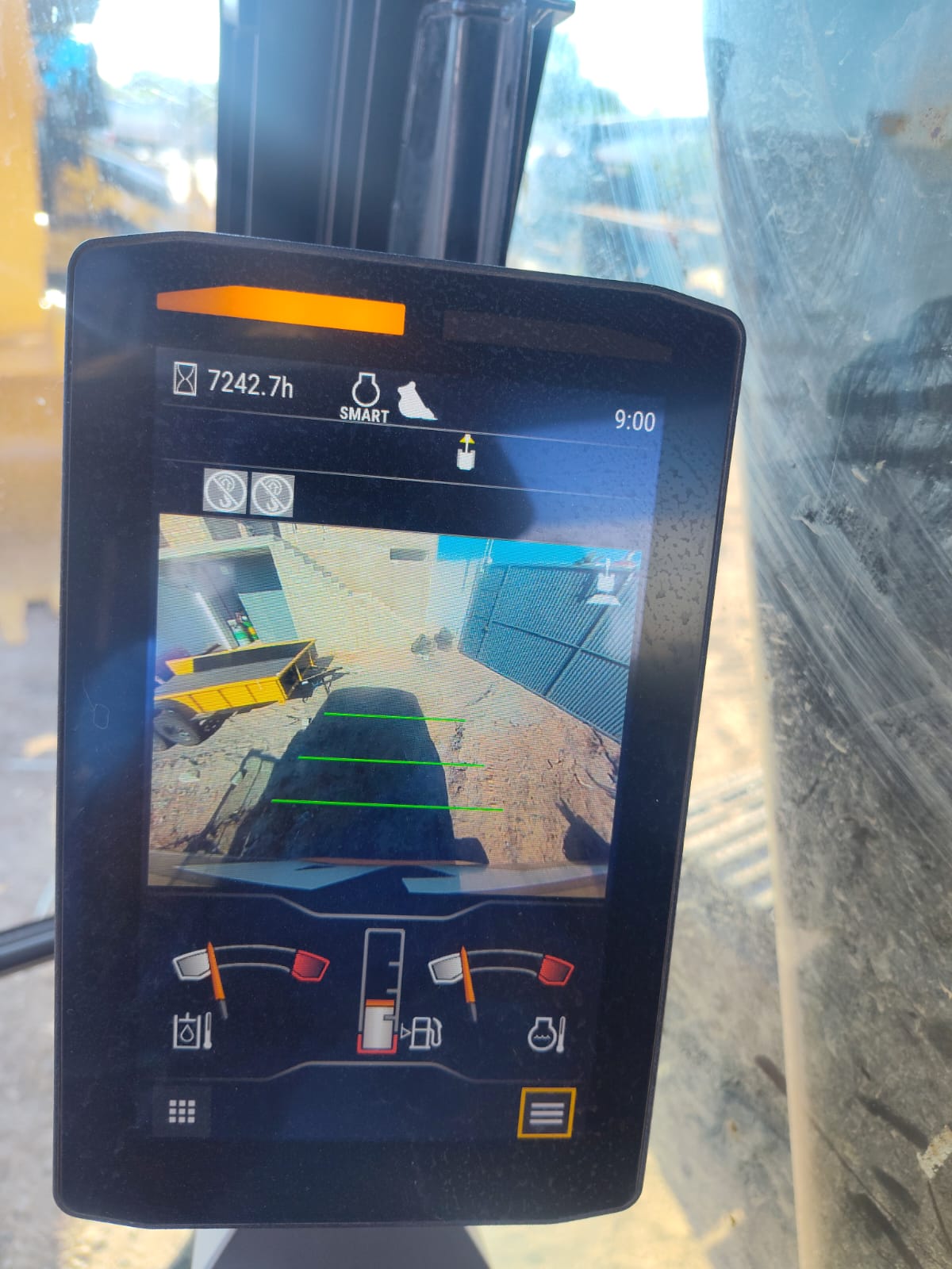 Excavadora CAT 320 · cabina