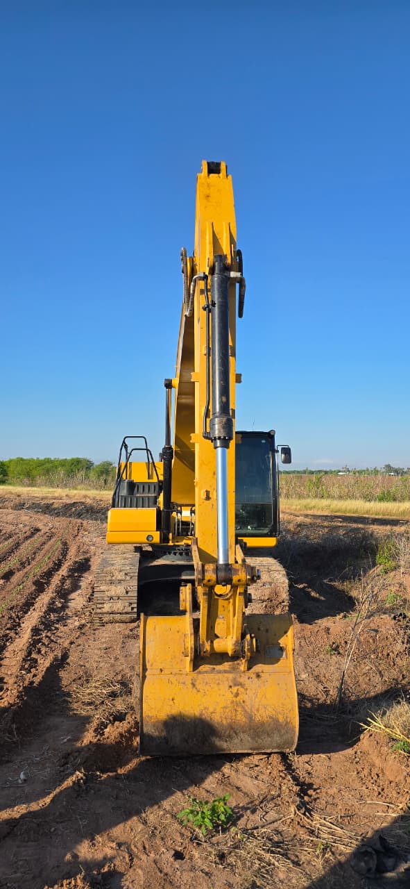 Excavadora CAT 320GC · exterior