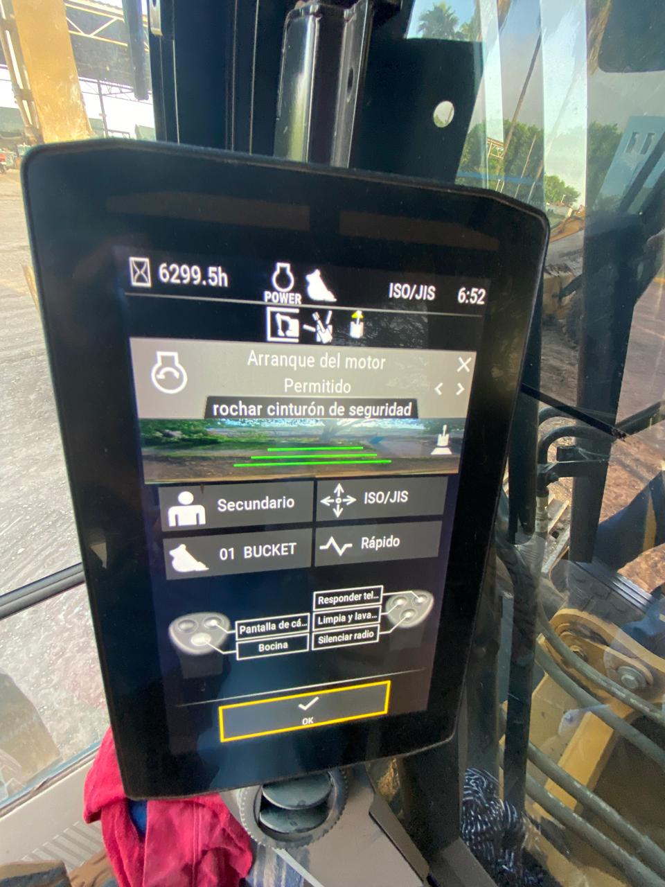 Excavadora CAT 330GC · cabina
