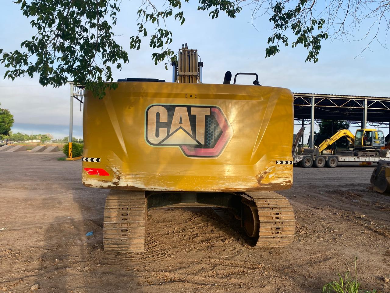 Excavadora CAT 330GC · exterior
