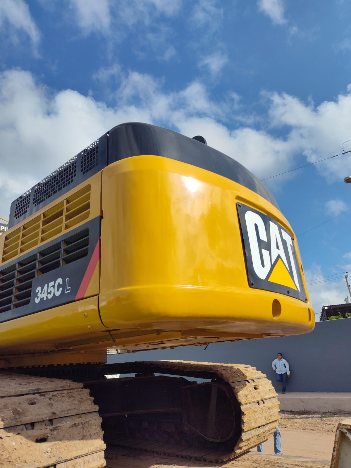 Excavadora CAT 345C · exterior