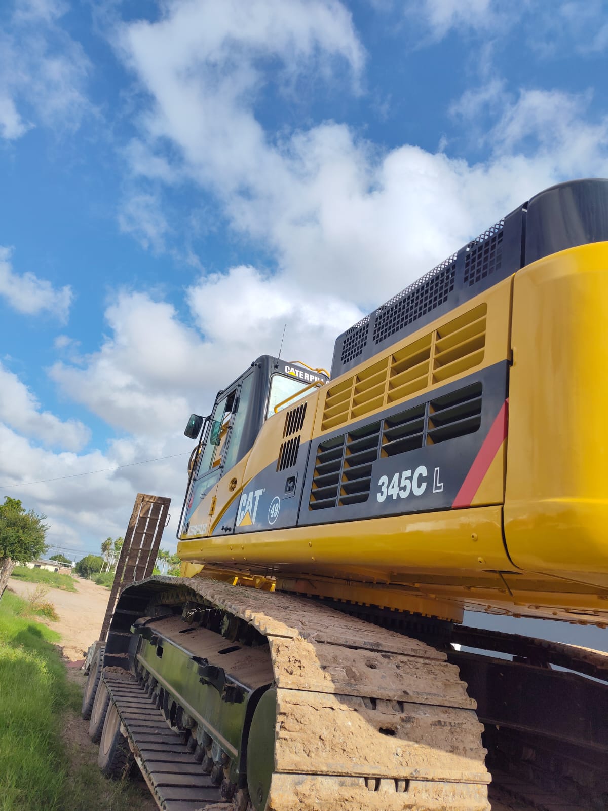 Excavadora CAT 345C · exterior
