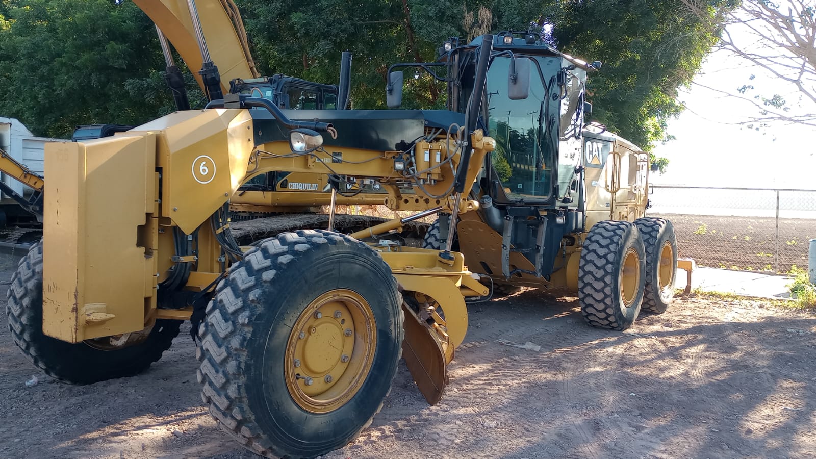Motoniveladora CAT 120M2 con GPS Topográfico