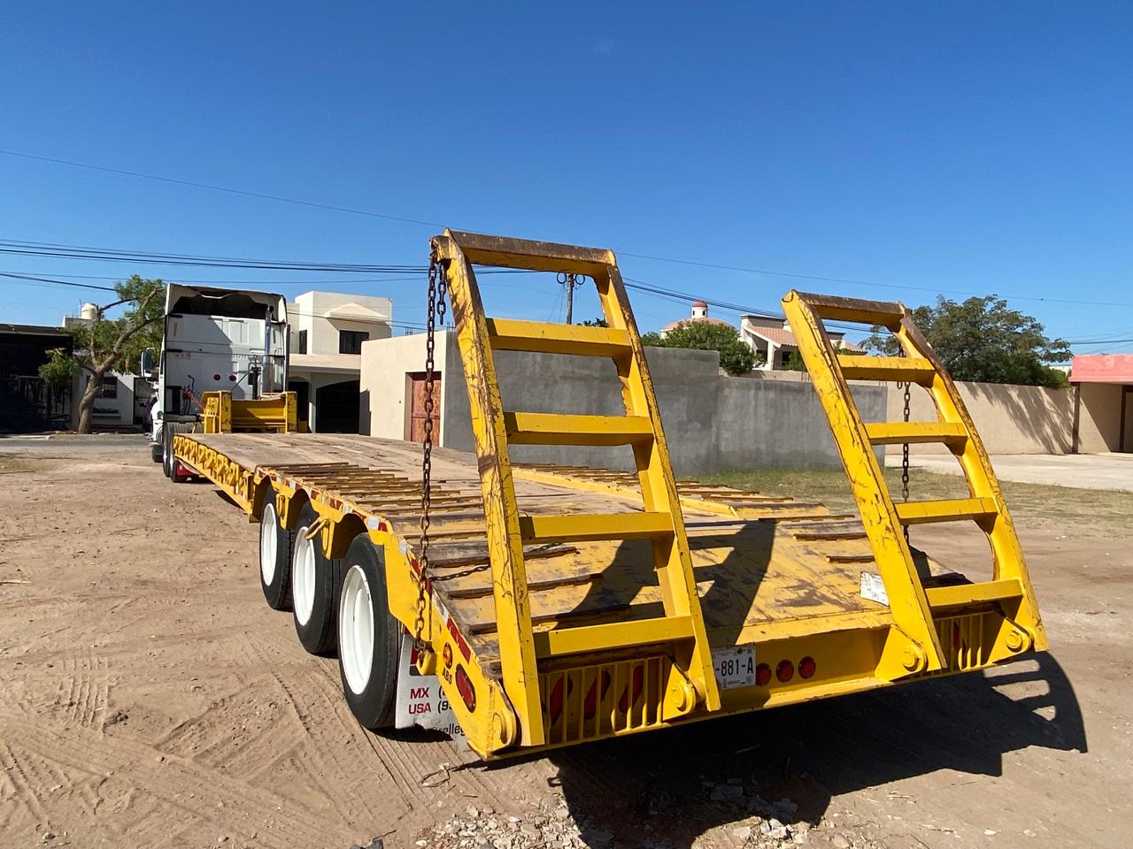 Tracto Camión + Cama Baja 48 t · exterior