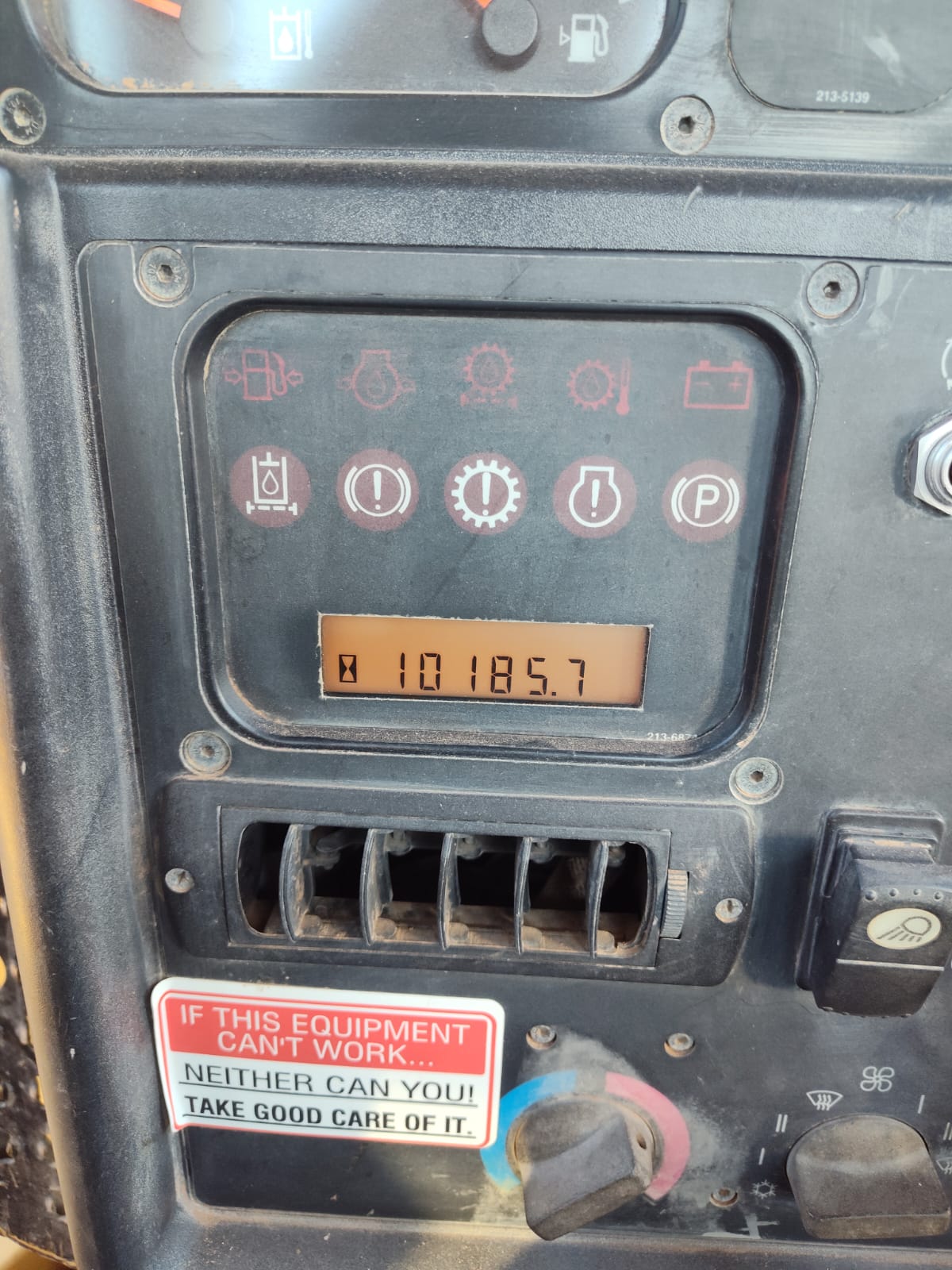 Tractor CAT D6N XL · cabina